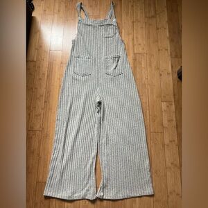 HALARA Gray Textured Jumpsuit Size L